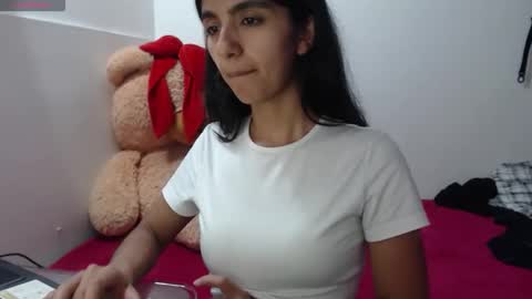 Snapshot of anahibrowns95 chatting on 05-07-26, 09:53 Anahi Browns online show from 05-07-26, 09:53