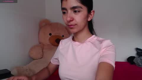 Snapshot of anahibrowns95 chatting on 05-13-26, 06:27 Anahi Browns online show from 05-13-26, 06:27