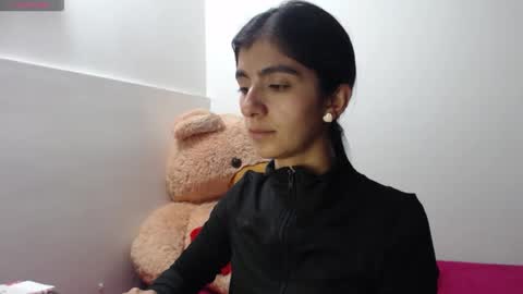 Snapshot of anahibrowns95 chatting on 05-26-26, 11:12 Anahi Browns online show from 05-26-26, 11:12