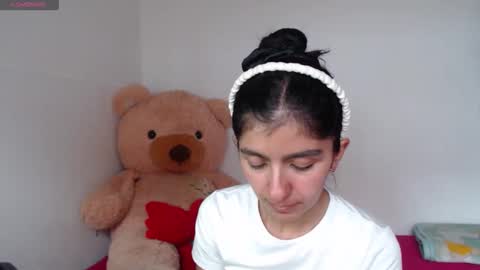 Snapshot of anahibrowns95 chatting on 05-28-26, 06:49 Anahi Browns online show from 05-28-26, 06:49