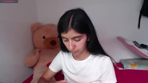 Snapshot of anahibrowns95 chatting on 05-29-26, 08:40 Anahi Browns online show from 05-29-26, 08:40
