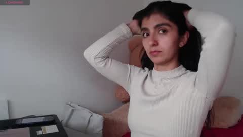 Snapshot of anahibrowns95 chatting on 06-01-26, 06:09 Anahi Browns online show from 06-01-26, 06:09