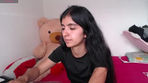 Snapshot of anahibrowns95 chatting on 06-04-26, 07:53 Anahi Browns online show from 06-04-26, 07:53