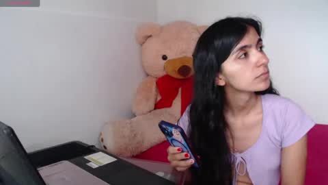 Snapshot of anahibrowns95 chatting on 06-19-26, 06:56 Anahi Browns online show from 06-19-26, 06:56