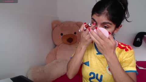 Snapshot of anahibrowns95 chatting on 07-07-26, 06:45 Anahi Browns online show from 07-07-26, 06:45
