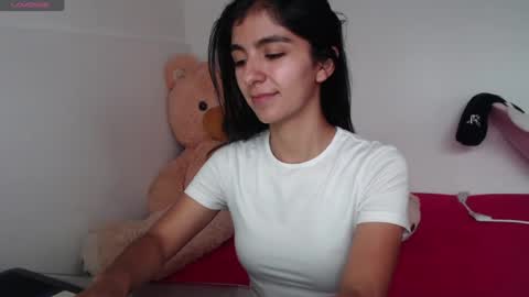 Snapshot of anahibrowns95 chatting on 07-09-26, 06:12 Anahi Browns online show from 07-09-26, 06:12