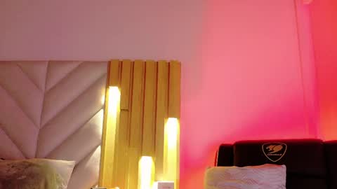 Anaise  online show from 04-13-26, 11:37