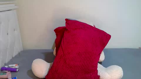 Snapshot of anakiss7 chatting on 04-28-26, 02:27 anakiss7 online show from 04-28-26, 02:27