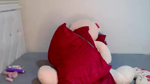Snapshot of anakiss7 chatting on 04-29-26, 02:10 anakiss7 online show from 04-29-26, 02:10