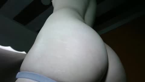 Snapshot of anal_pamela_squirt chatting on 02-05-25, 02:48 Pamela online show from 02-05-25, 02:48