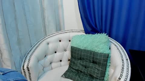 Snapshot of analia18_ chatting on 01-21-25, 11:46 analia18 online show from 01-21-25, 11:46