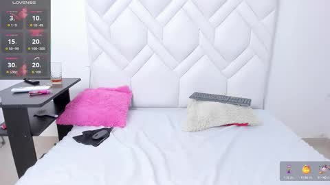 Snapshot of analia18_ chatting on 10-15-25, 02:39 analia18 online show from 10-15-25, 02:39