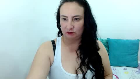 Snapshot of anamaria288 chatting on 03-18-26, 02:04 anamaria288 online show from 03-18-26, 02:04