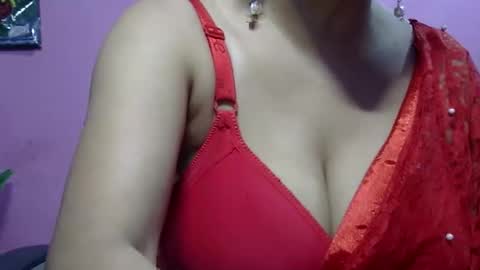 Snapshot of anamika794088 chatting on 10-15-25, 11:43 anamika794088 online show from 10-15-25, 11:43