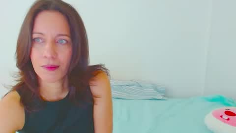 Snapshot of anapereira12 chatting on 04-21-26, 05:17 anapereira12 online show from 04-21-26, 05:17