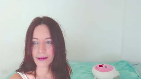 Snapshot of anapereira12 chatting on 05-31-26, 05:31 anapereira12 online show from 05-31-26, 05:31