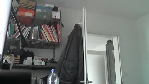 Snapshot of anarchox chatting on 09-25-25, 08:51 Andi online show from 09-25-25, 08:51