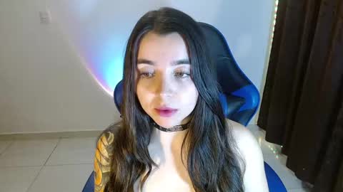 Snapshot of anarosse__ chatting on 12-13-24, 12:20 ana 3 online show from 12-13-24, 12:20