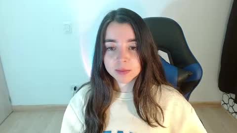 Snapshot of anarosse__ chatting on 01-26-25, 05:56 ana 3 online show from 01-26-25, 05:56