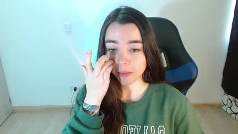 Snapshot of anarosse__ chatting on 01-31-25, 12:51 ana 3 online show from 01-31-25, 12:51