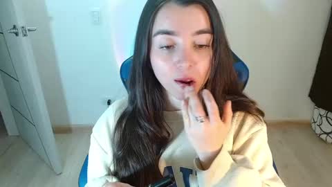 Snapshot of anarosse__ chatting on 02-28-25, 02:20 ana 3 online show from 02-28-25, 02:20