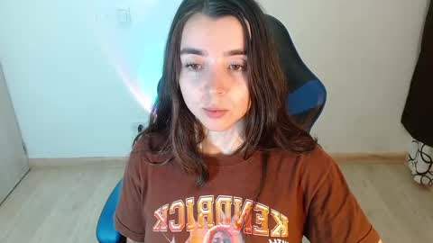 Snapshot of anarosse__ chatting on 03-06-25, 01:58 ana 3 online show from 03-06-25, 01:58