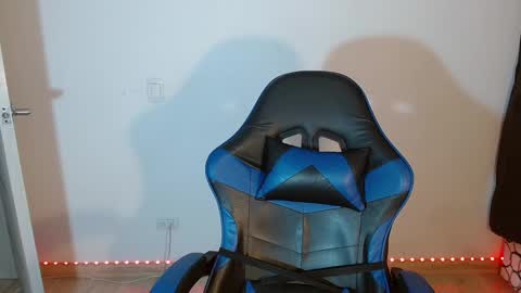 Snapshot of anarosse__ chatting on 09-15-25, 12:54 ana 3 online show from 09-15-25, 12:54