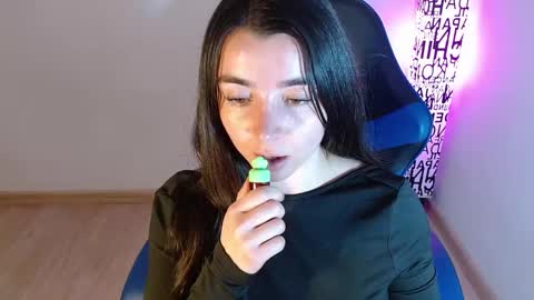 Snapshot of anarosse__ chatting on 10-01-25, 12:27 ana 3 online show from 10-01-25, 12:27