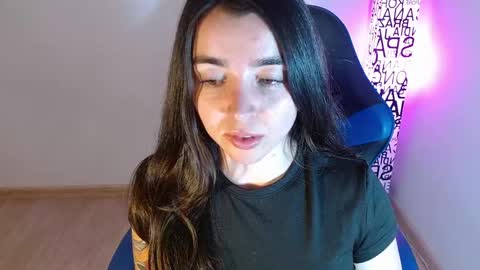 Snapshot of anarosse__ chatting on 11-04-25, 02:43 ana 3 online show from 11-04-25, 02:43