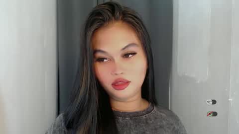 Snapshot of anaruru_ chatting on 05-17-26, 01:29 ANA online show from 05-17-26, 01:29