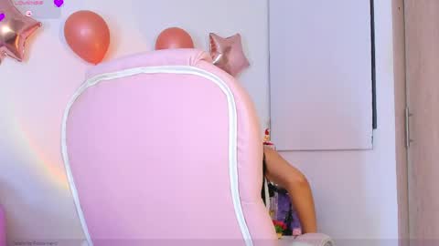 Snapshot of anastaciablake chatting on 04-21-26, 10:32 Anastacia online show from 04-21-26, 10:32