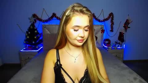 anastacyyellig online show from 12-18-24, 02:10