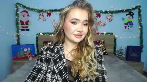 anastacyyellig online show from 12-31-24, 03:12