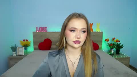 anastacyyellig online show from 03-08-25, 08:46