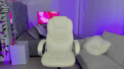 Snapshot of anastasia_______ chatting on 11-22-25, 01:37 anastasia online show from 11-22-25, 01:37