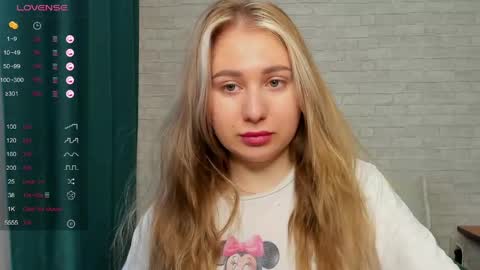 Snapshot of anastasia_gold1 chatting on 06-09-26, 02:01 anna online show from 06-09-26, 02:01