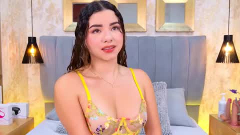 Mia online show from 12-18-25, 12:22