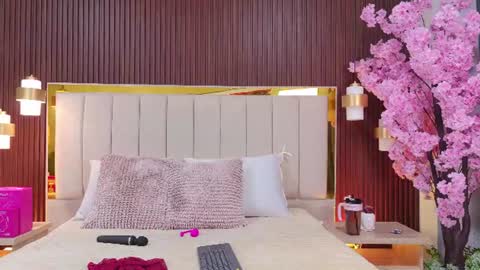 Snapshot of anastasia_steelegb chatting on 06-22-26, 12:13 Mia online show from 06-22-26, 12:13