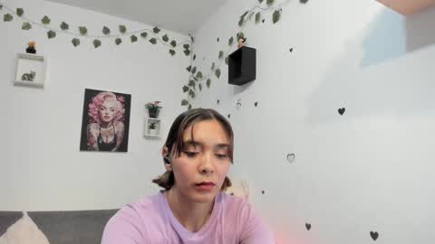 Snapshot of anastasia_tuya chatting on 03-25-26, 01:33 anastasia online show from 03-25-26, 01:33