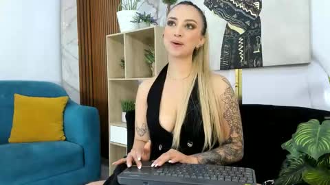 Snapshot of anastasiiabelov chatting on 12-19-25, 01:51 Anastasia online show from 12-19-25, 01:51