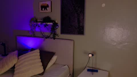 Kendra  online show from 04-11-26, 10:08