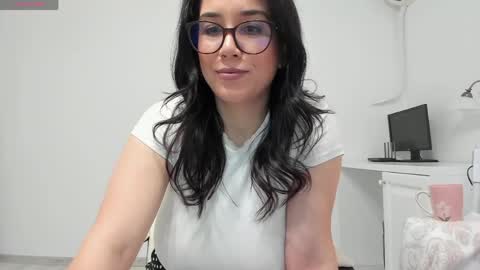 Snapshot of anayscaandy chatting on 05-27-26, 03:58 Andreea online show from 05-27-26, 03:58