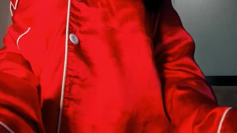 Snapshot of andanda2kk chatting on 02-18-26, 11:01 Layla online show from 02-18-26, 11:01