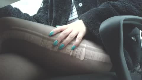 Snapshot of anddrea_ chatting on 05-27-26, 11:40 online show from 05-27-26, 11:40