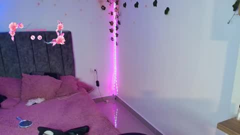 Andra de la Rosse online show from 05-31-26, 01:47