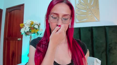 Andra Cyrus online show from 01-27-25, 05:37