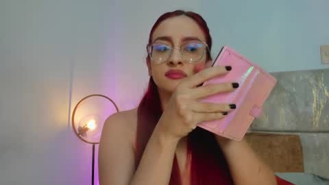 Andra Cyrus online show from 10-08-25, 11:41