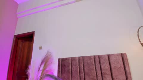 Andra Cyrus online show from 06-05-26, 12:17