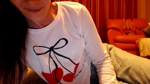 Snapshot of andrasweetie chatting on 07-09-26, 11:09 Andra online show from 07-09-26, 11:09