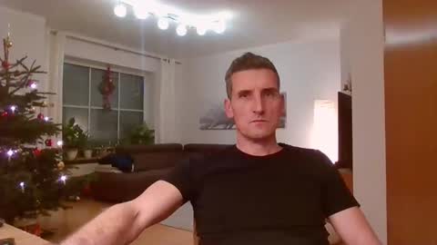 Name online show from 12-25-24, 08:17